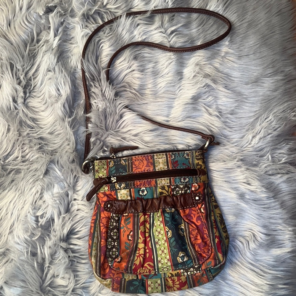 Fossil floral purse
